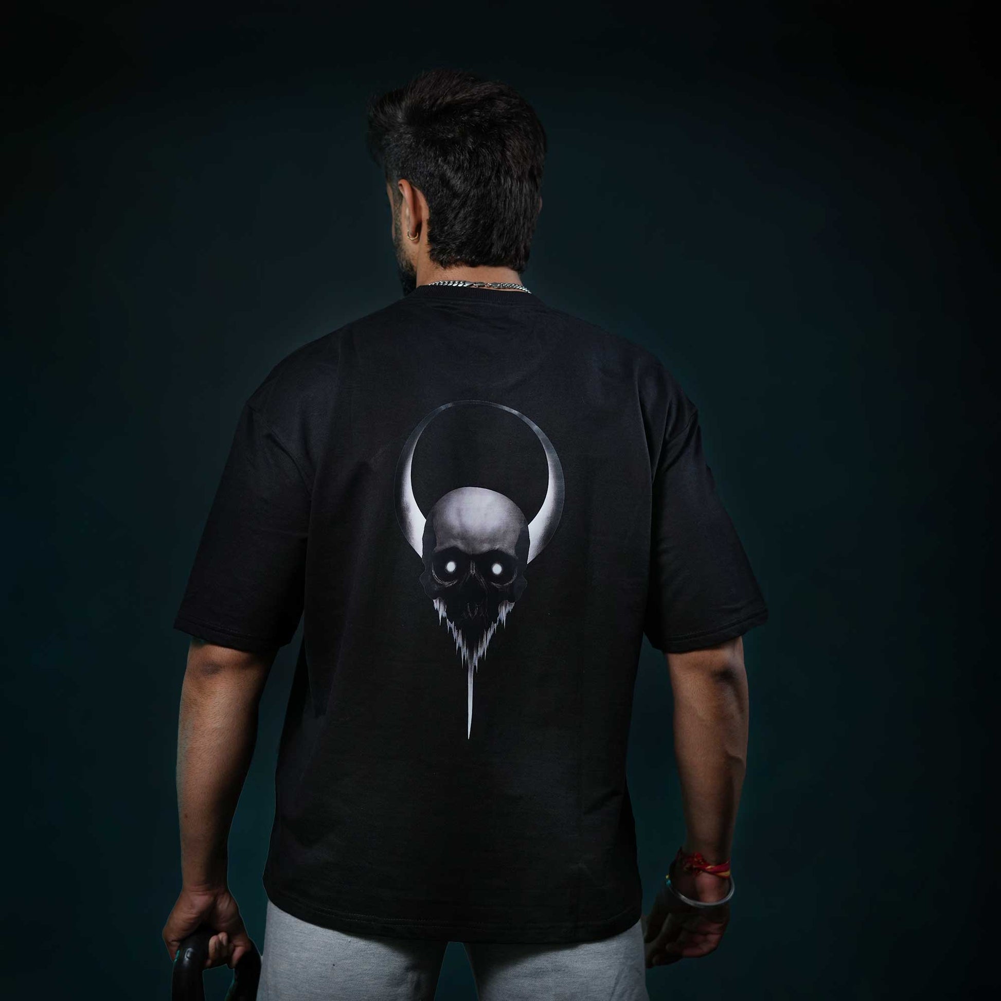 skull-around-moon-black2